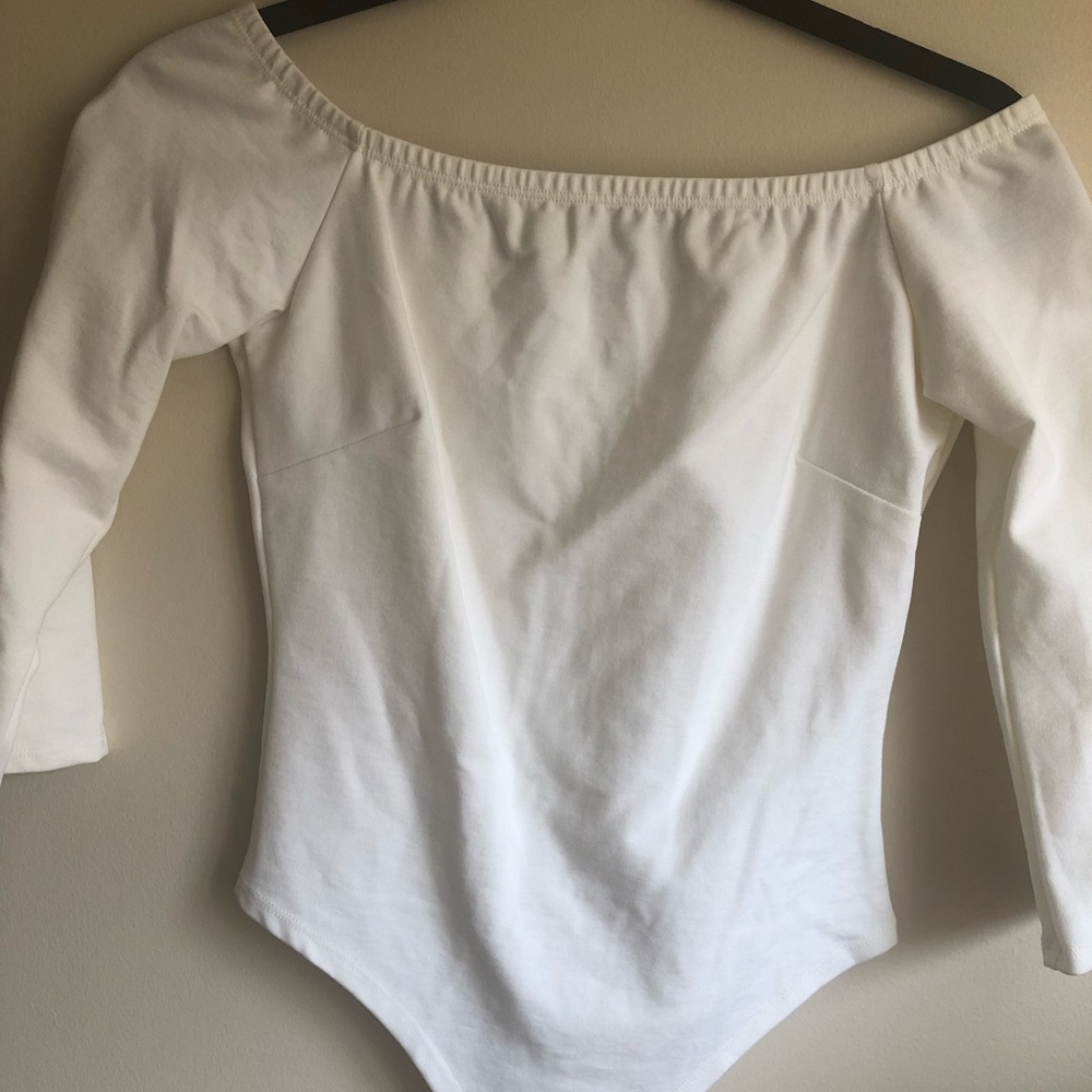Lulu’s White Off-The-Shoulder Bodysuit NBW